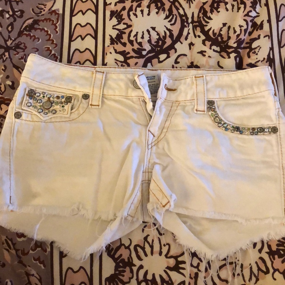 White cut off mid rise true religion brand shorts